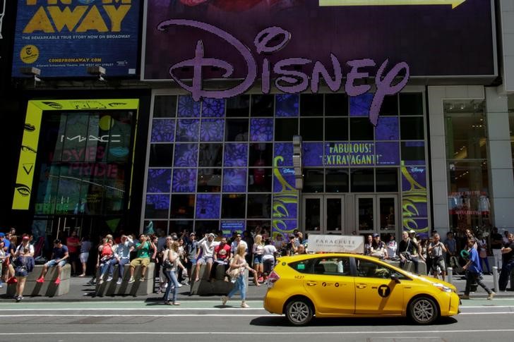 米ディズニー、フォックス買収額引き上げ　コムキャスト案上回る