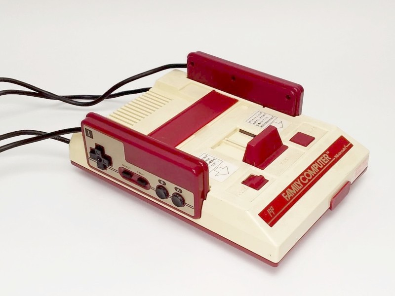 1983年の今日、「ファミリーコンピュータ」が発売されました：今日は何