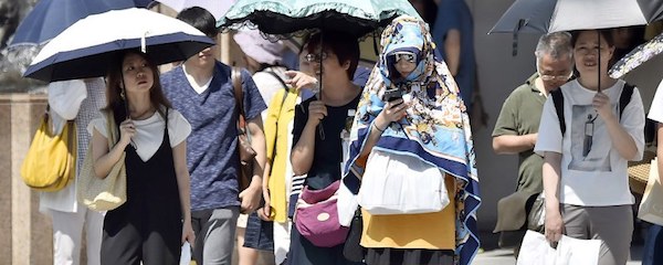 猛暑の日本列島：熱中症、３連休で１４人死亡