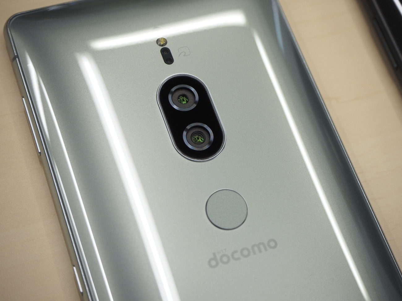 ドコモ Xperia Xz2 Premium は7月27日発売 Iso 5万超の2眼カメラ