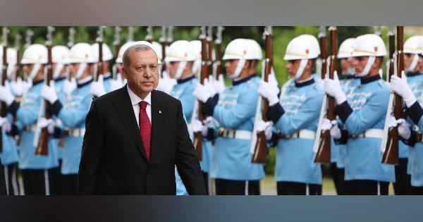 トルコ大統領、対米で強気姿勢崩さず－金融危機が世界に波及する恐れ