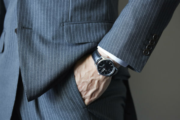 稼ぎ力が高い人は 50万円と8 5万円の腕時計 どちらを選ぶのか