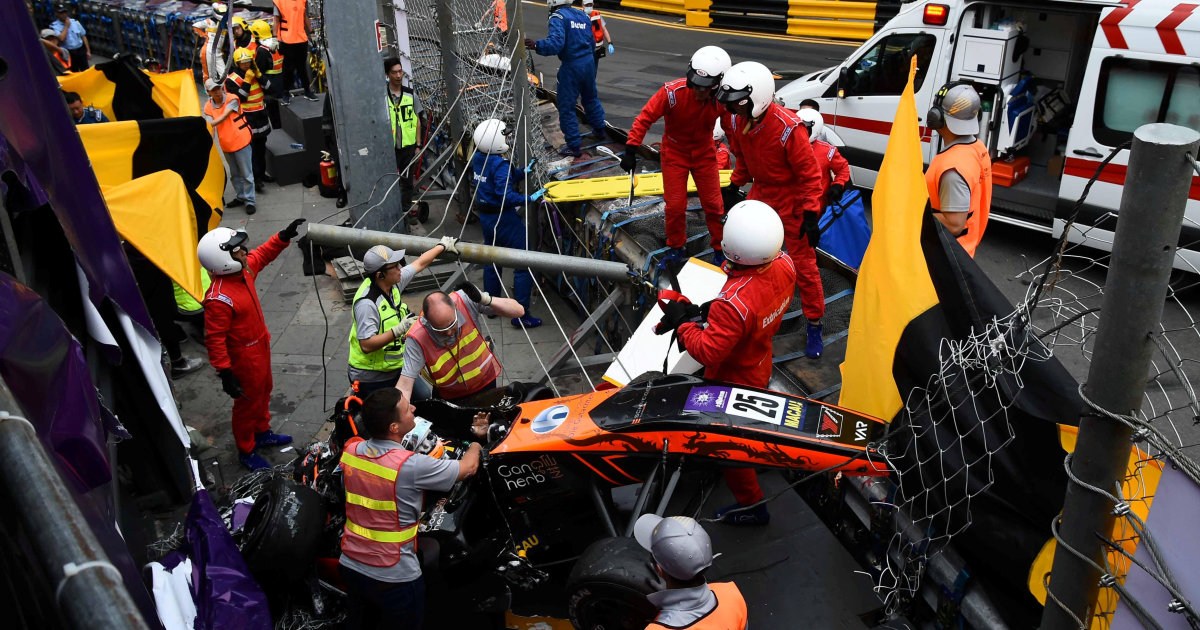 F3 マカオgp で大クラッシュ ソフィア フローシュ選手の車が猛スピードで空中に 坪井翔選手らが負傷 Update