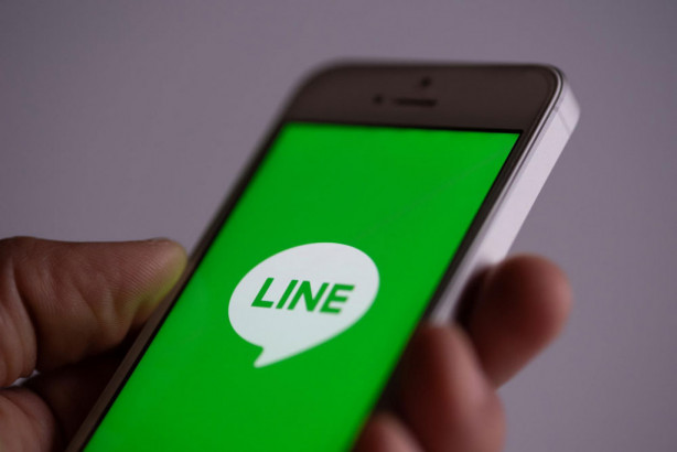 LINEがヤフー対抗に本腰　「LINE Pay」に200億円を出資