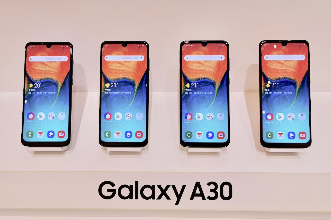 有機elでfelicaな3万円スマホ Galaxy A30 Uqが6月発売