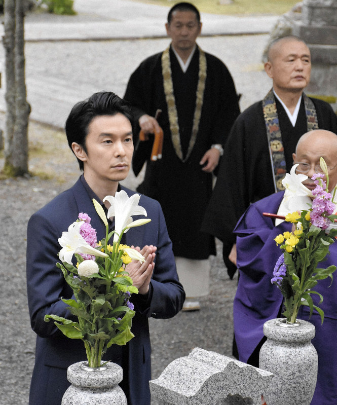 長谷川博己さん、明智光秀の菩提寺訪問　来年の大河ドラマ「麒麟がくる」主役