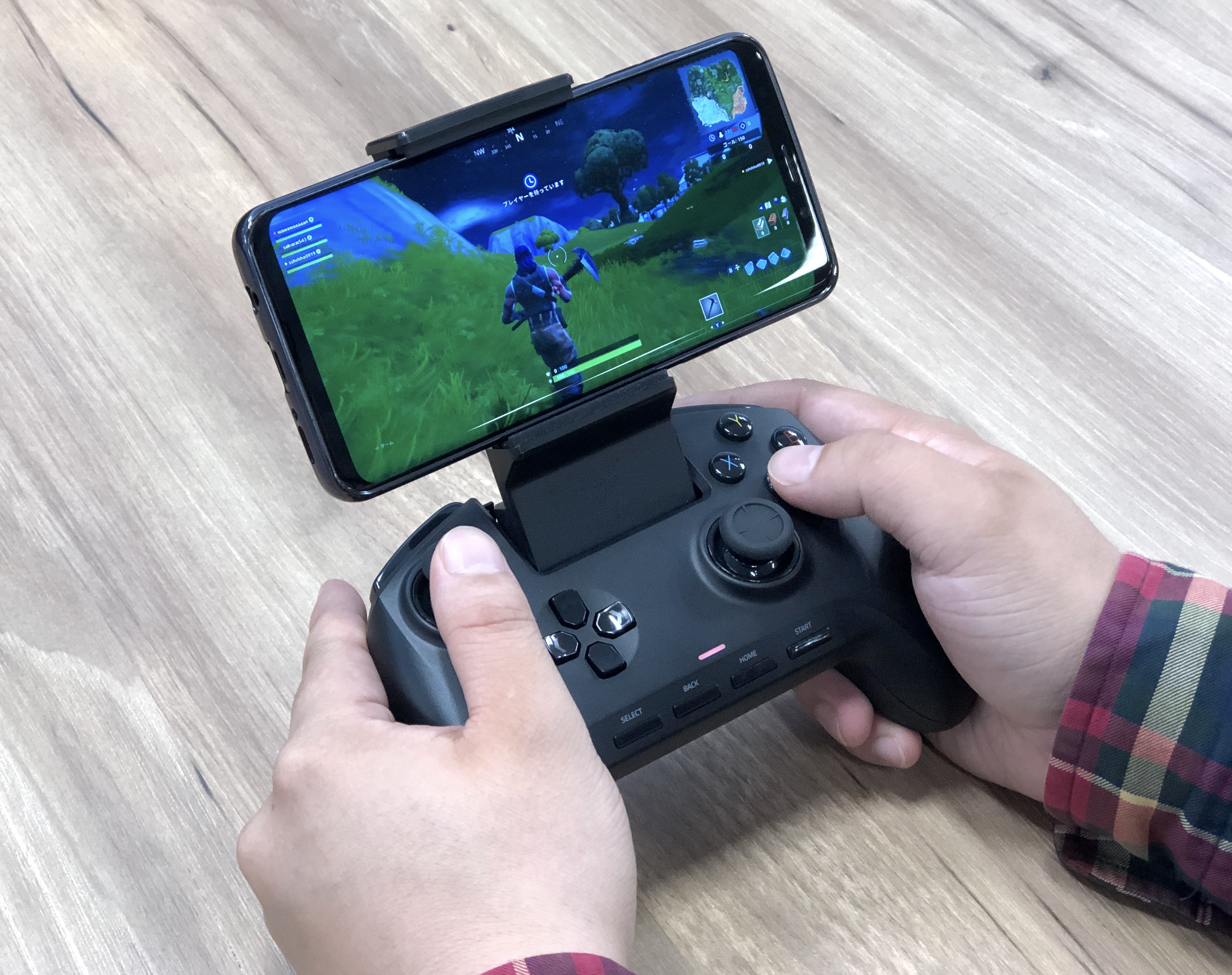 2万円のスマホ用コントローラー Razer Raiju Mobile で フォートナイト を始めたら止まらない