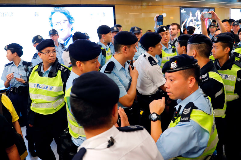 香港の条例改正案、12日に審議再開　民主派は再び抗議活動計画