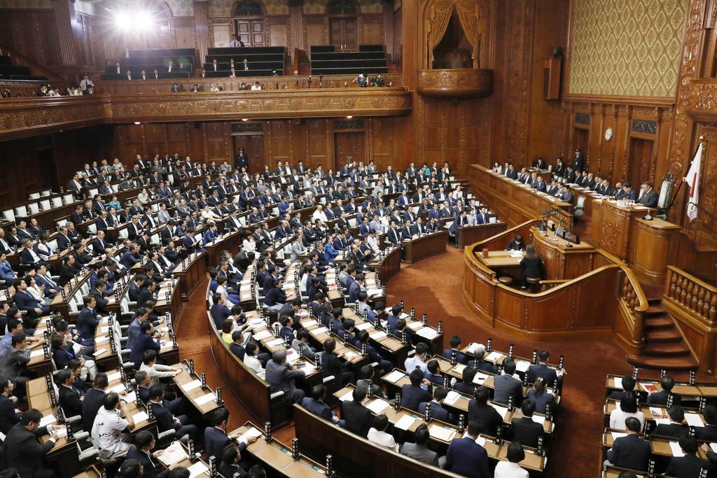 共産党と同じ行動は死んでも嫌 内閣不信任案に反対した維新 足立氏