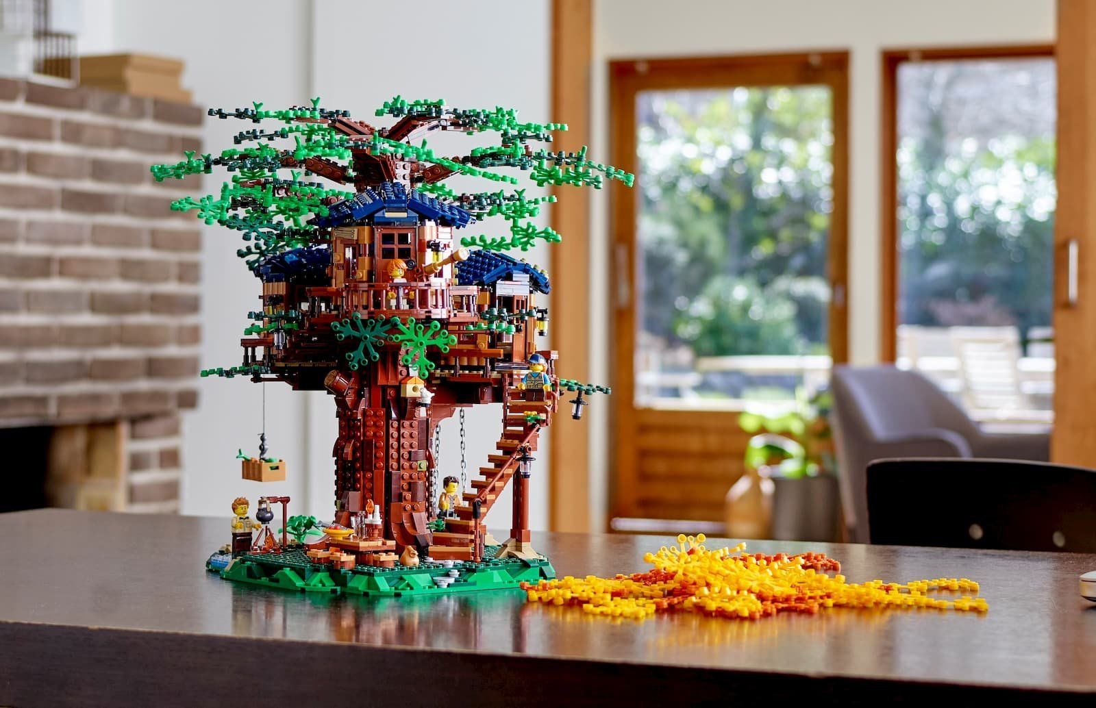 Legoがサトウキビ由来のブロックを用いたツリーハウスキットを発売