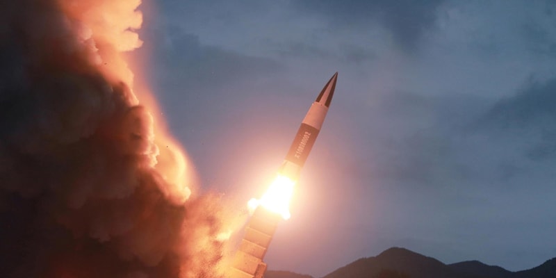 金正恩氏「新兵器」視察　米大統領発射容認と北朝鮮