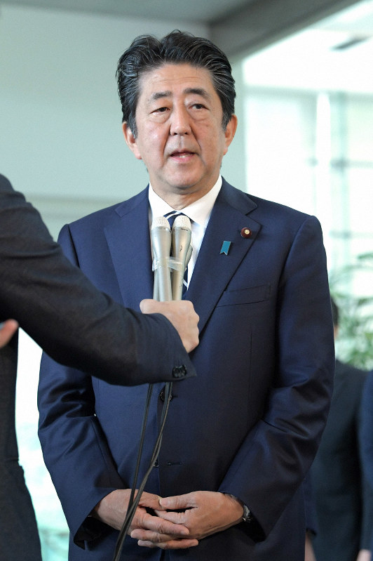 安倍首相の在職日数、佐藤栄作元首相に並び戦後最長