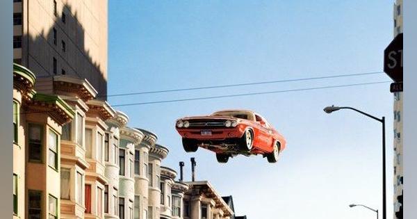 まるでカーチェイス映画のワンシーン!? 往年のマッスルカーが道路を“飛ぶ”場面をミニカーで撮ってみた