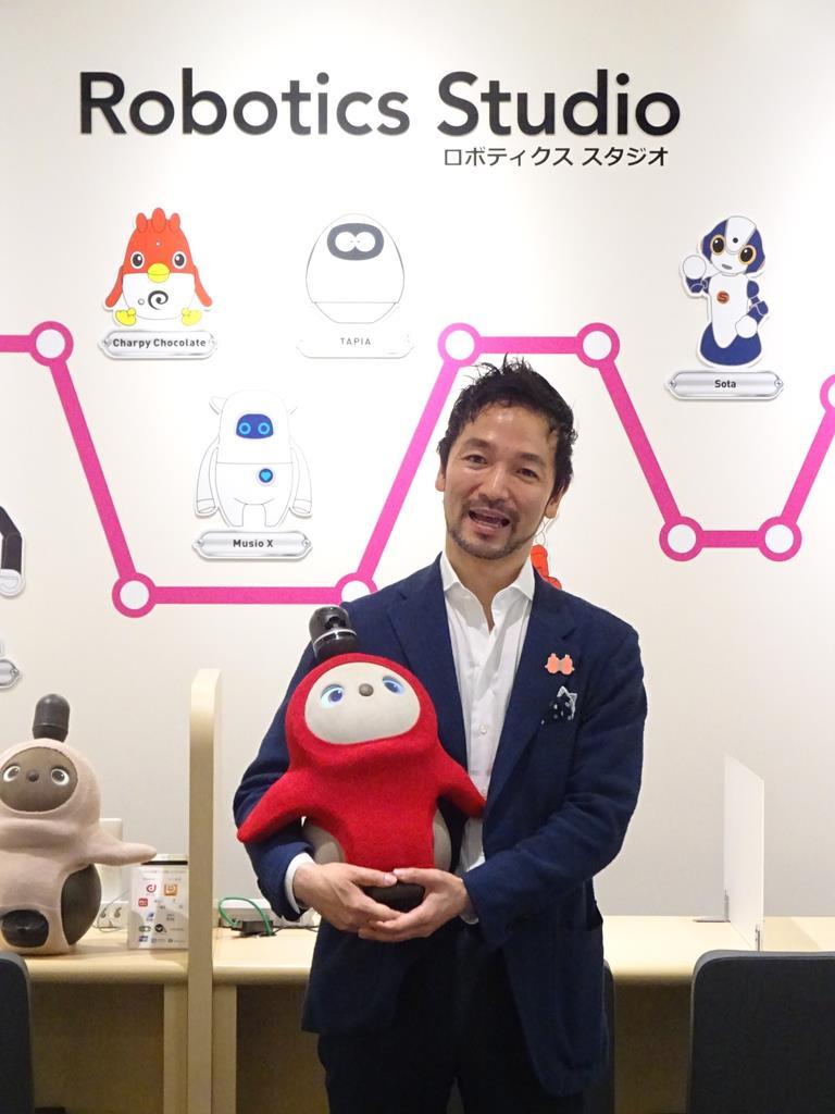 家庭用ロボット販売店オープン　ベンチャー企業ＧＲＯＯＶＥ　Ｘが新宿高島屋に