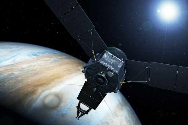 木星の衛星「エウロパ」に生命存在の可能性、NASAが検証