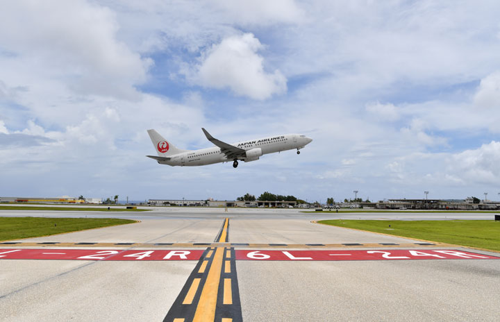 グアムで737実機訓練 特集・JALパイロット自社養成再開から5年（4）