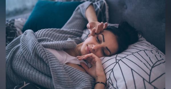 週末に平日より2時間長く寝る人は"睡眠負債" - 週末の寝だめでは「返済」不可能