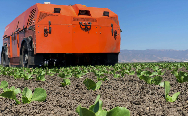 FarmWiseの全自動除草ロボットが脱プロトタイプに向けて15億円を調達