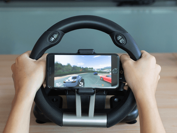 スマホで本格レーシングゲームも楽しめる レースゲーム専用コントローラー Serafim R1 R1