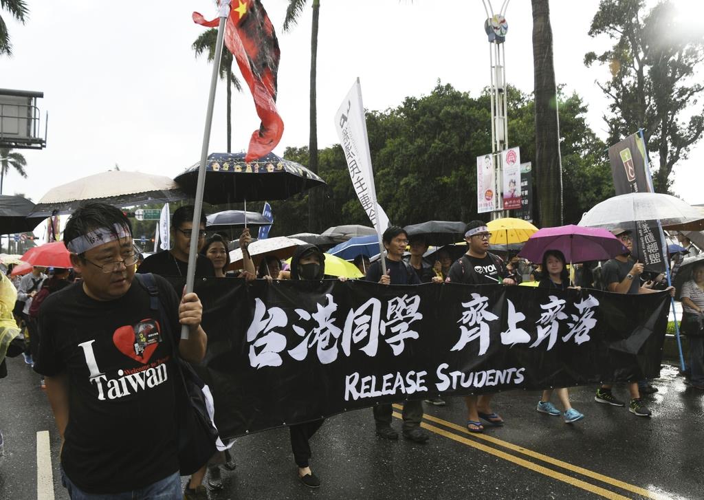 香港支援、台湾など世界６５都市でデモ　香港では多数拘束