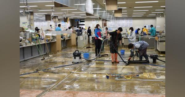 浸水の長野・飯山市役所再開　り災証明書発行に追われる