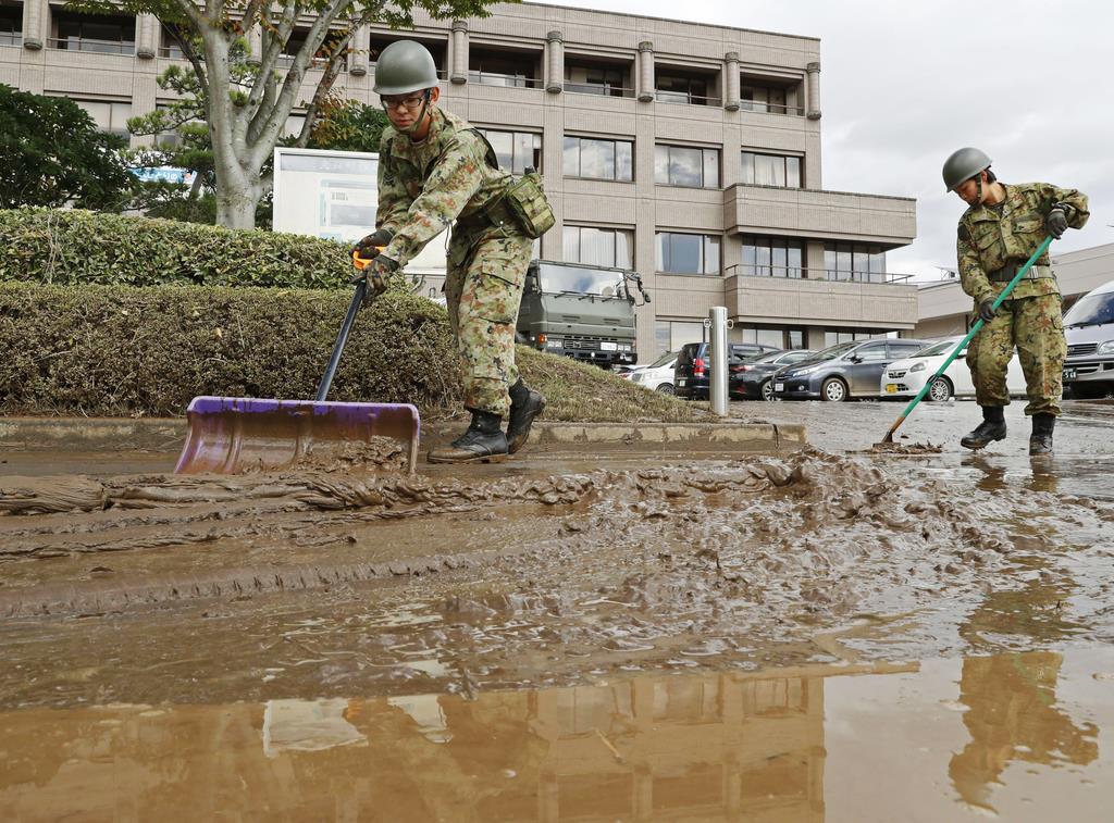 自衛隊 全国の台風被災地支える いずも や予備自衛官も投入