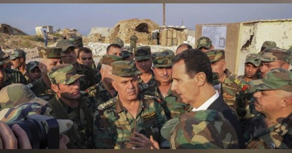 アサド大統領が反体制派拠点訪問　シリア政権軍を激励、内戦後初