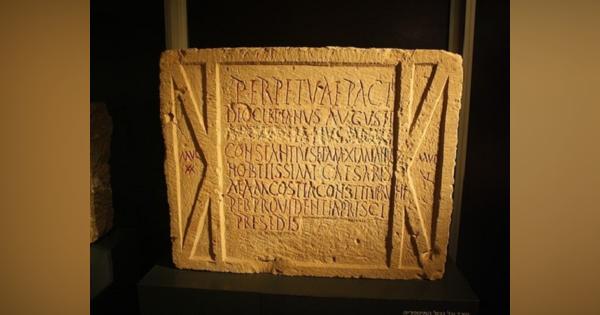 Google、DeepMind開発のAIが不完全なギリシア碑文を復元！