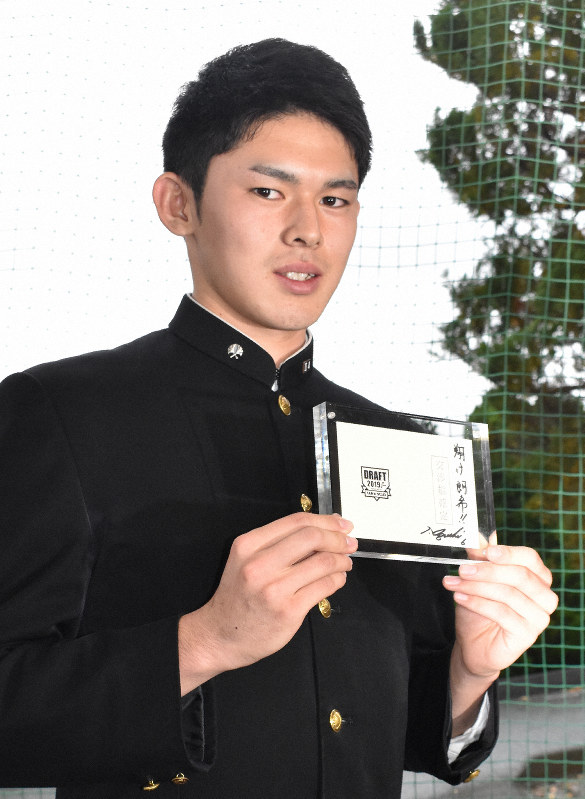 ロッテがドラ1佐々木指名あいさつ　井口監督「やっぱり大きいな」