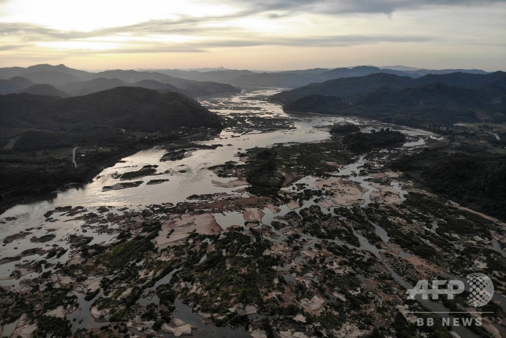 ダム建設と干ばつが原因 メコン川が記録的低水位に タイ
