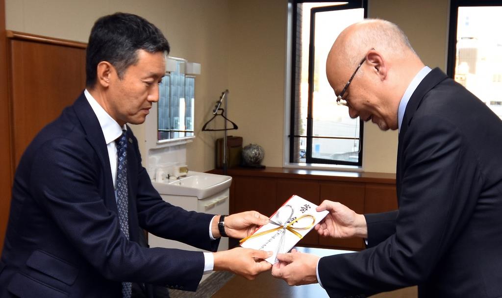 募金を山梨県スポーツ協会に寄付 フジサンケイクラシック