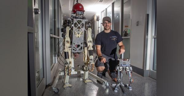 MIT開発の2本脚ロボット、人間の動きとシンクロしてバランスをとる！