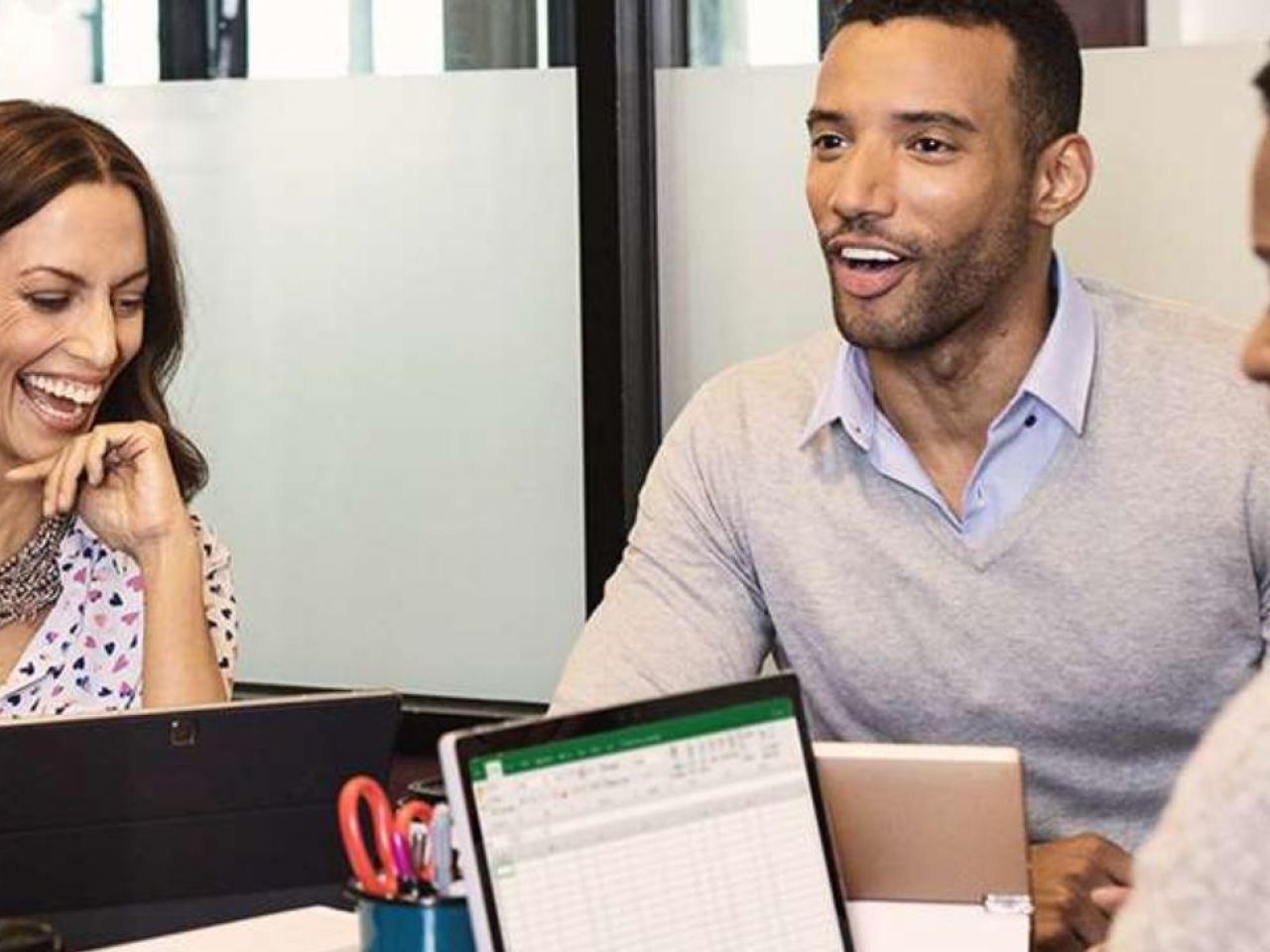 マイクロソフト、会議室管理サービス「Managed Meeting Rooms」発表--Teams新機能も