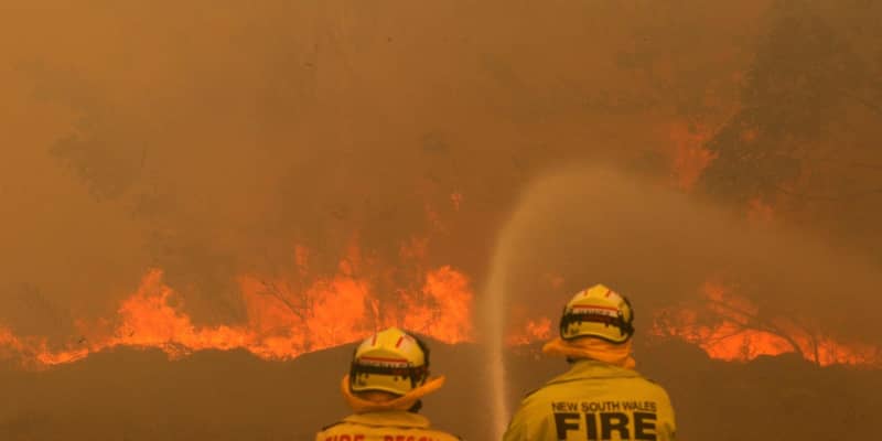 豪で森林火災相次ぐ、2人死亡　当局「前例ない規模」