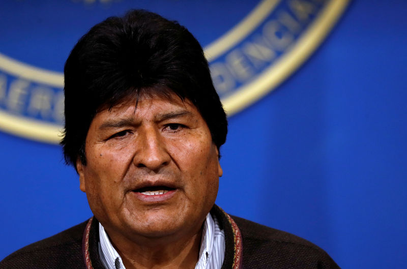 ボリビア大統領が辞任表明、選挙不正疑惑で抗議デモ拡大
