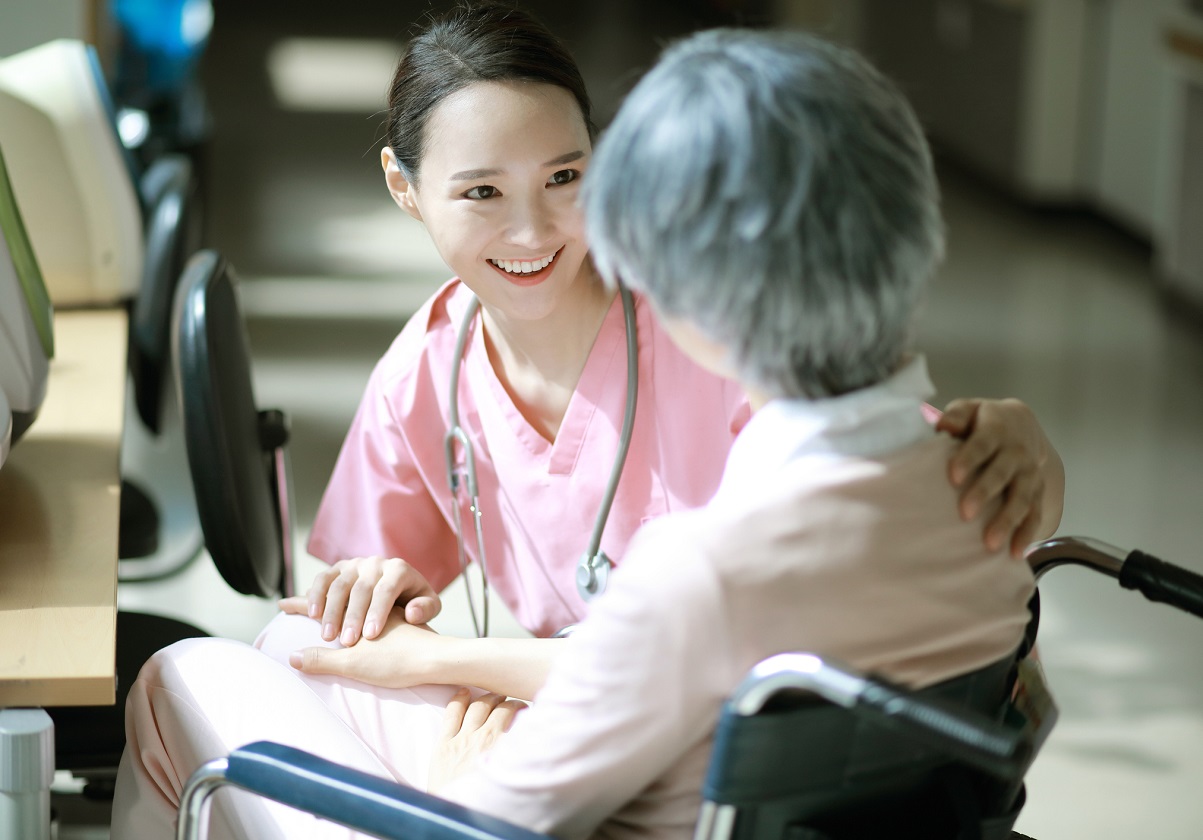 6年後、東京で看護師等が4万人不足…団塊世代が一斉に75歳以上に、対応困難