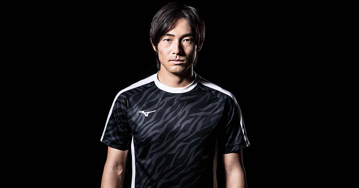 サッカー日本代表で背番号 10 を背負う中島翔哉 アディダスからミズノ契約選手に