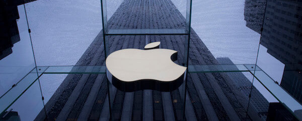 アップル 、新型「MacBook Pro」発表へ－キーボード刷新 