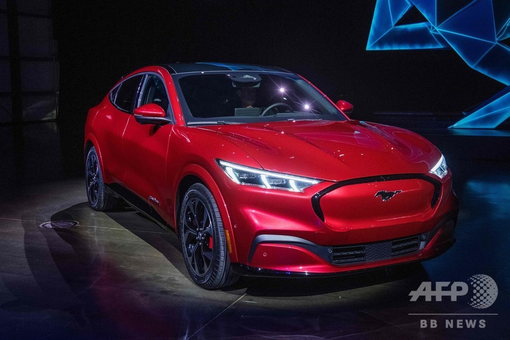 フォード、電動新型SUV「マスタング・マッハE」を発表