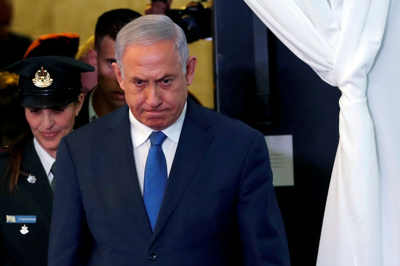イスラエル首相、収賄罪で起訴　政治的混迷深まる