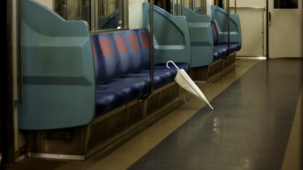 電車でついビニール傘を置き忘れてしまうワケ - それは"注意力の限界"を示している