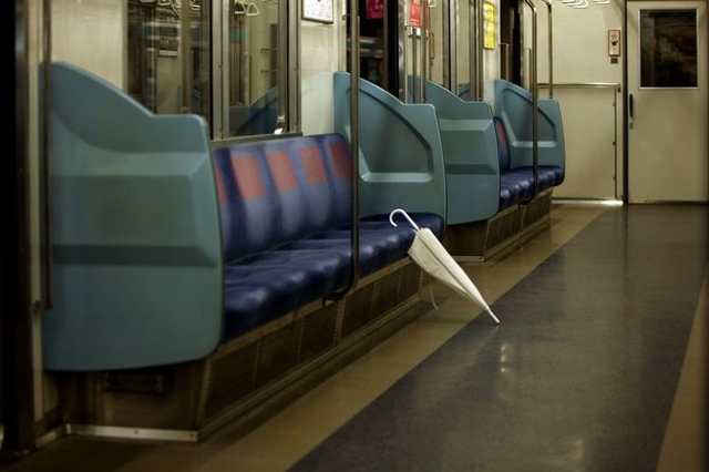 電車でついビニール傘を置き忘れてしまうワケ - PRESIDENT Online