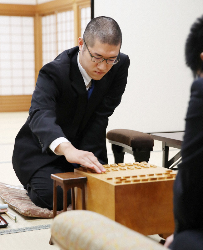 将棋の棋士編入試験、第1局はユーチューバーの折田翔吾さん勝ち