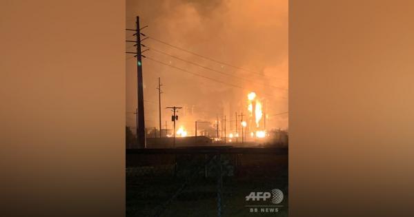 米テキサス州化学工場で爆発、近隣に避難指示 現地報道