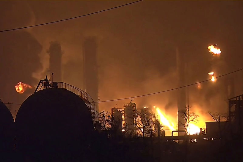 米テキサス州化学工場で爆発、住民6万人に避難命令