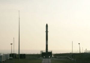 ロケット・ラボ、打ち上げを延期　人工流れ星衛星も搭載