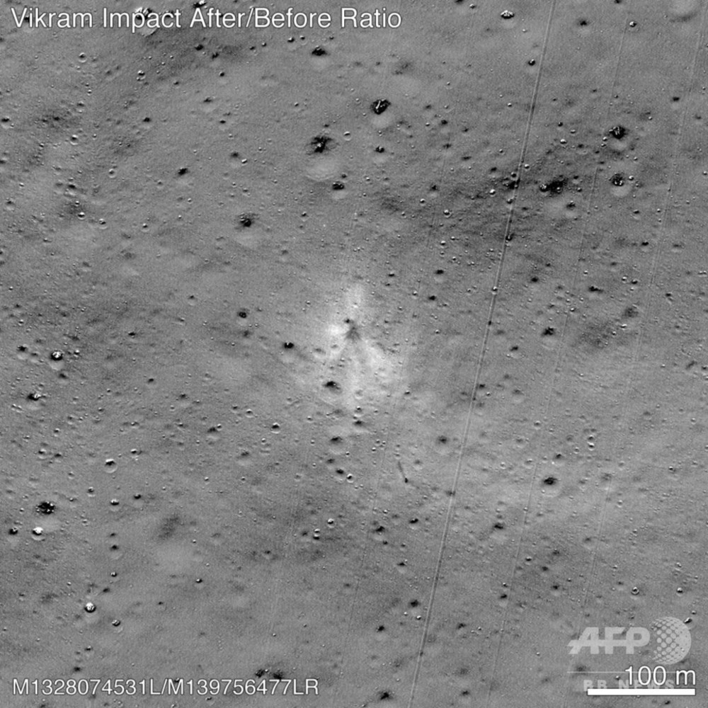 NASA月周回衛星、月面に墜落したインド着陸船を発見