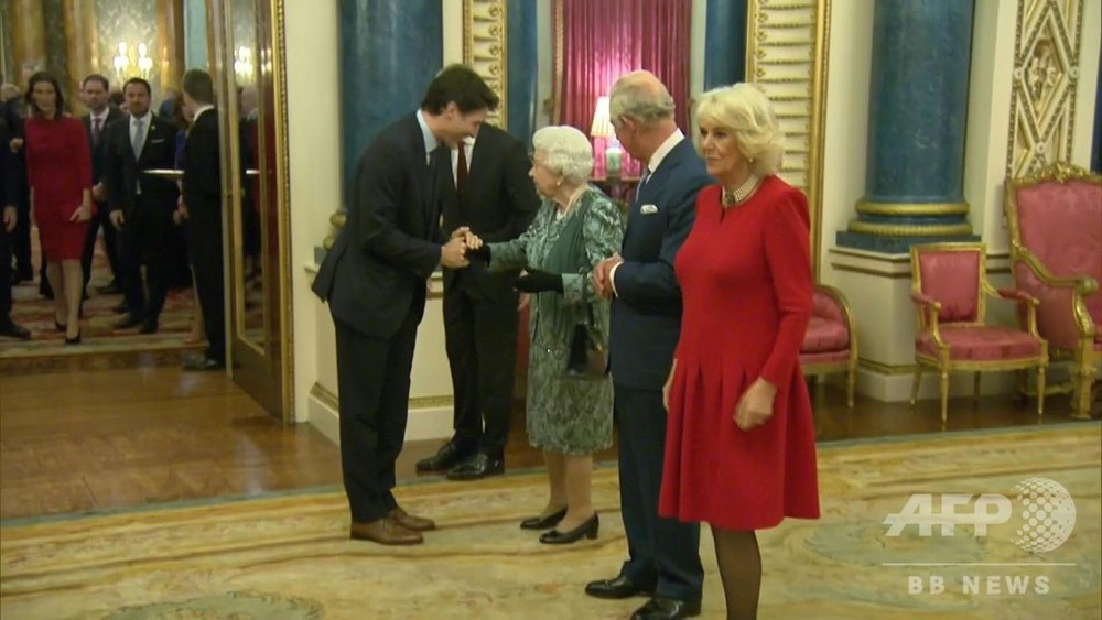 動画：エリザベス女王、NATO首脳会議出席の各国首脳ら迎える