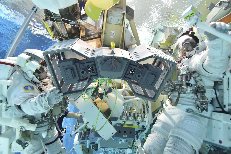 NASAが「ロボットホテル」を次期SpaceX補給ミッションで国際宇宙ステーションに送り込む