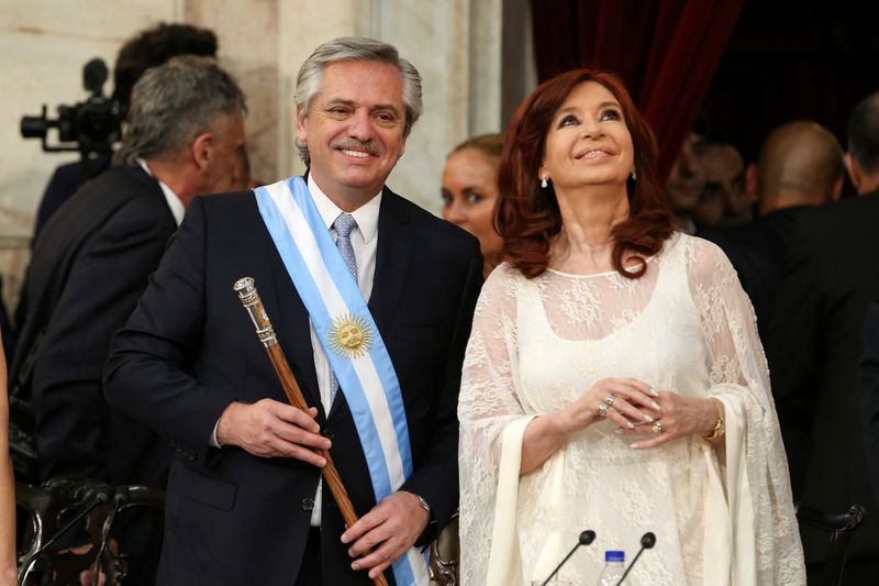 アルゼンチンでフェルナンデス氏が大統領就任、左派政権誕生